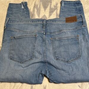 A99.  Madewell Blue Ankle & Cropped Jeans size 33 P